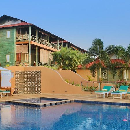 Oxygen Resorts Morjim, Goa Exteriör bild