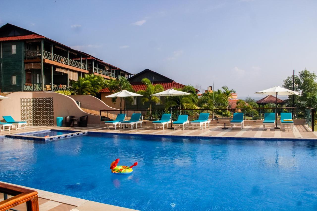 Oxygen Resorts Morjim, Goa Exteriör bild