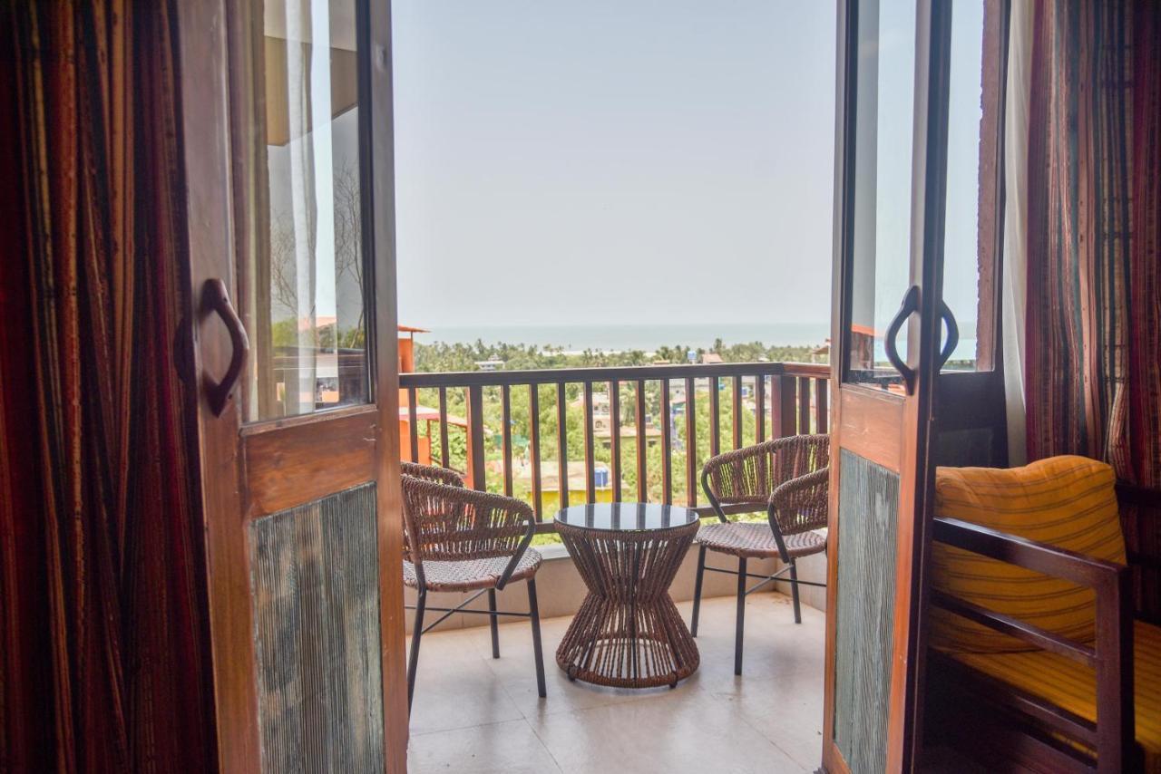 Oxygen Resorts Morjim, Goa Exteriör bild