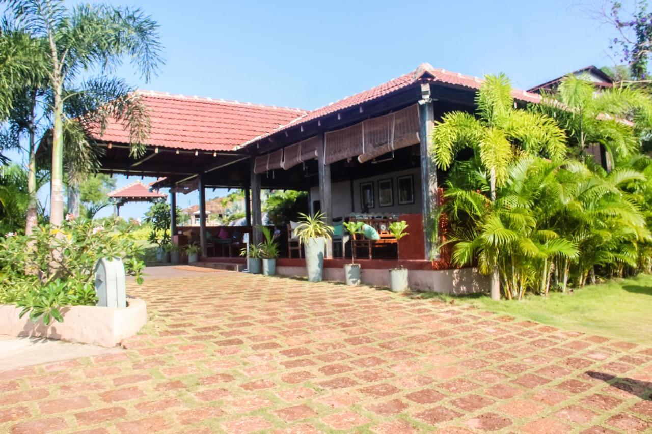 Oxygen Resorts Morjim, Goa Exteriör bild